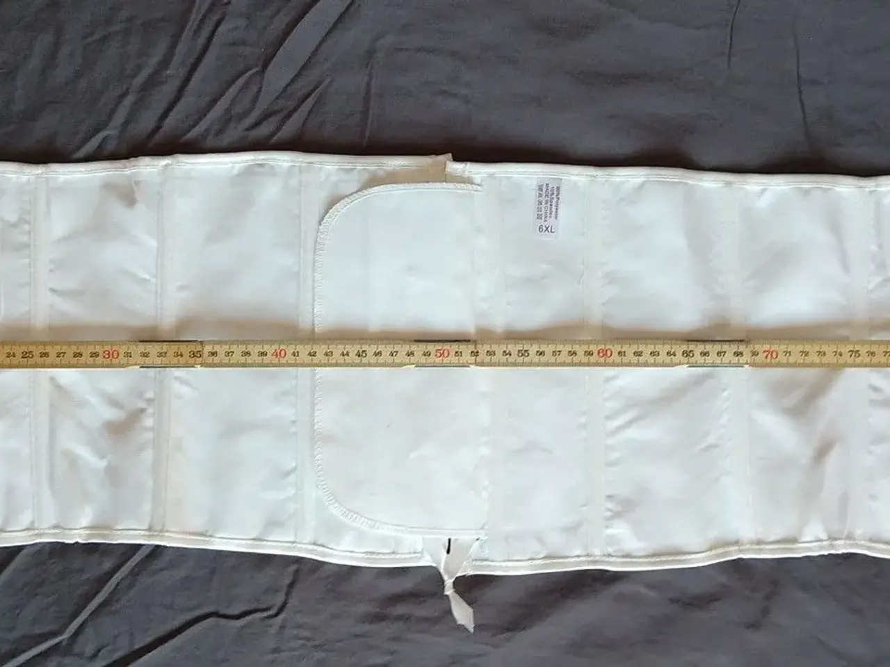 Billede 4 - Hvidt underbust korset, str. 46 - 48