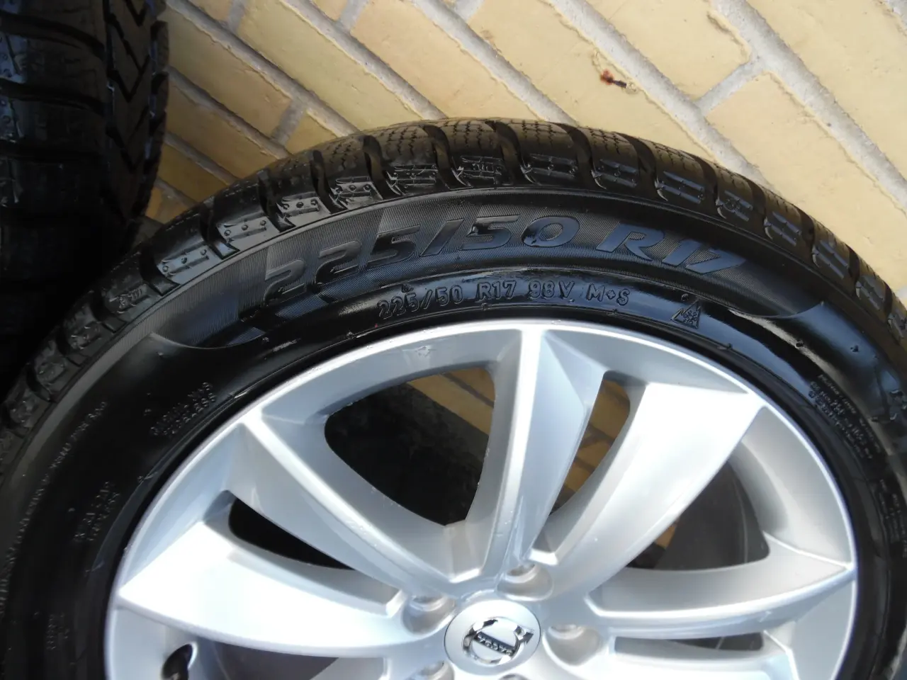 Billede 5 - Volvo V60 alufælge m. Pirelli vinterdæk