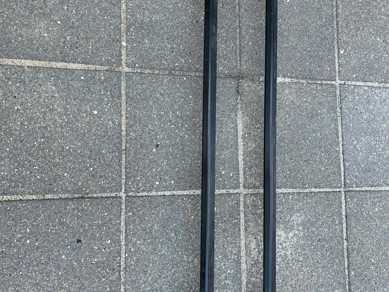 Billede 1 - Thule EVO tagbøjler/tagfod til tagræling (2stk)