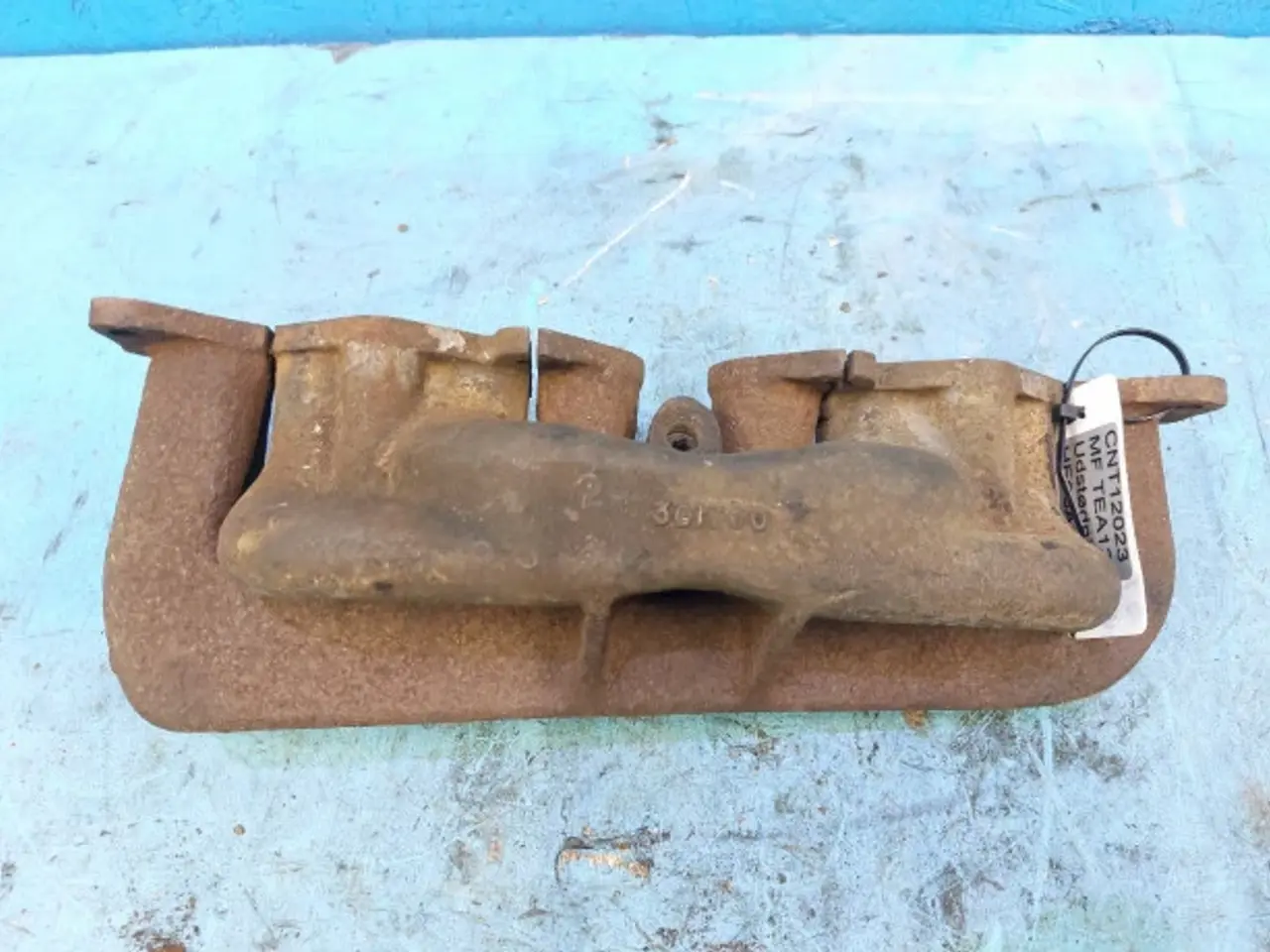 Billede 2 - Massey Ferguson TEA 20 Udstødningsmanifold 825458M1
