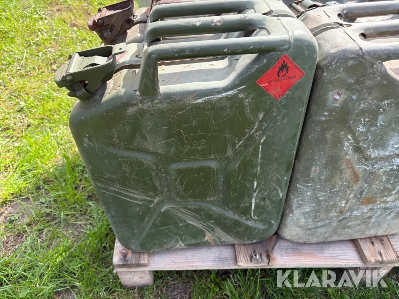 Billede 10 - Lot Jerrycans og assorterede metal - 6 styk