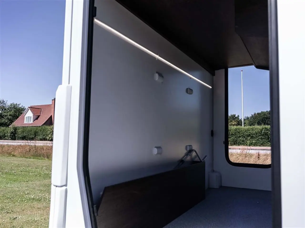 Billede 33 - 2022 - Benimar Tessoro 488 NK Rummelig camper med face-to-face siddegruppe