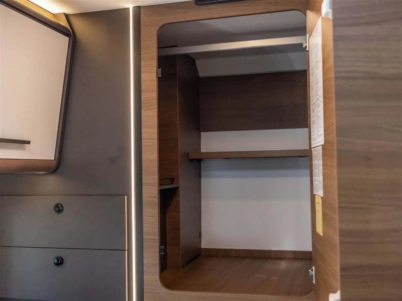 Billede 11 - 2027 - Benimar Yrteo 881 Ny bestseller under 6 meter