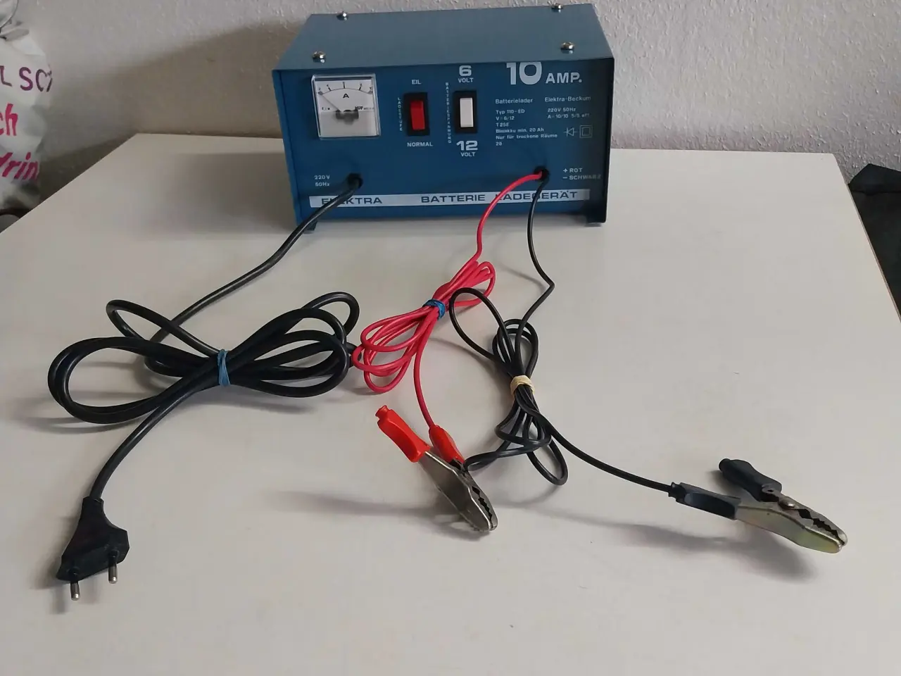 Billede 2 - Batterioplader. 