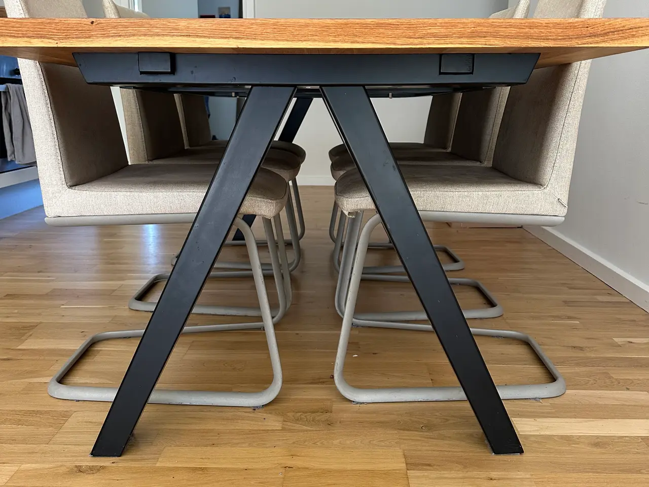 Billede 9 - 6 spisebordsstole sælges samlet pris – flot beige 