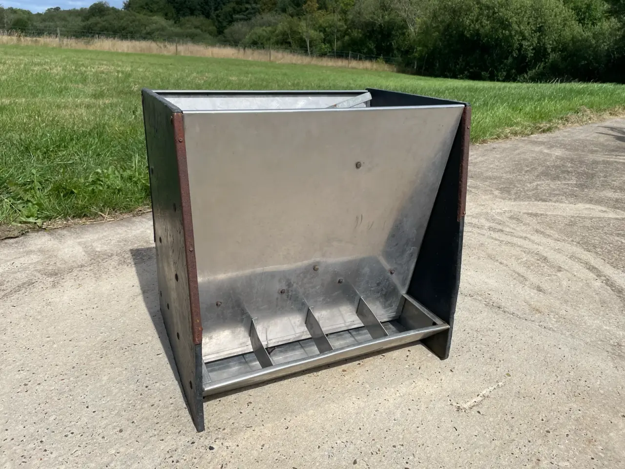 Billede 1 - Foderautomat