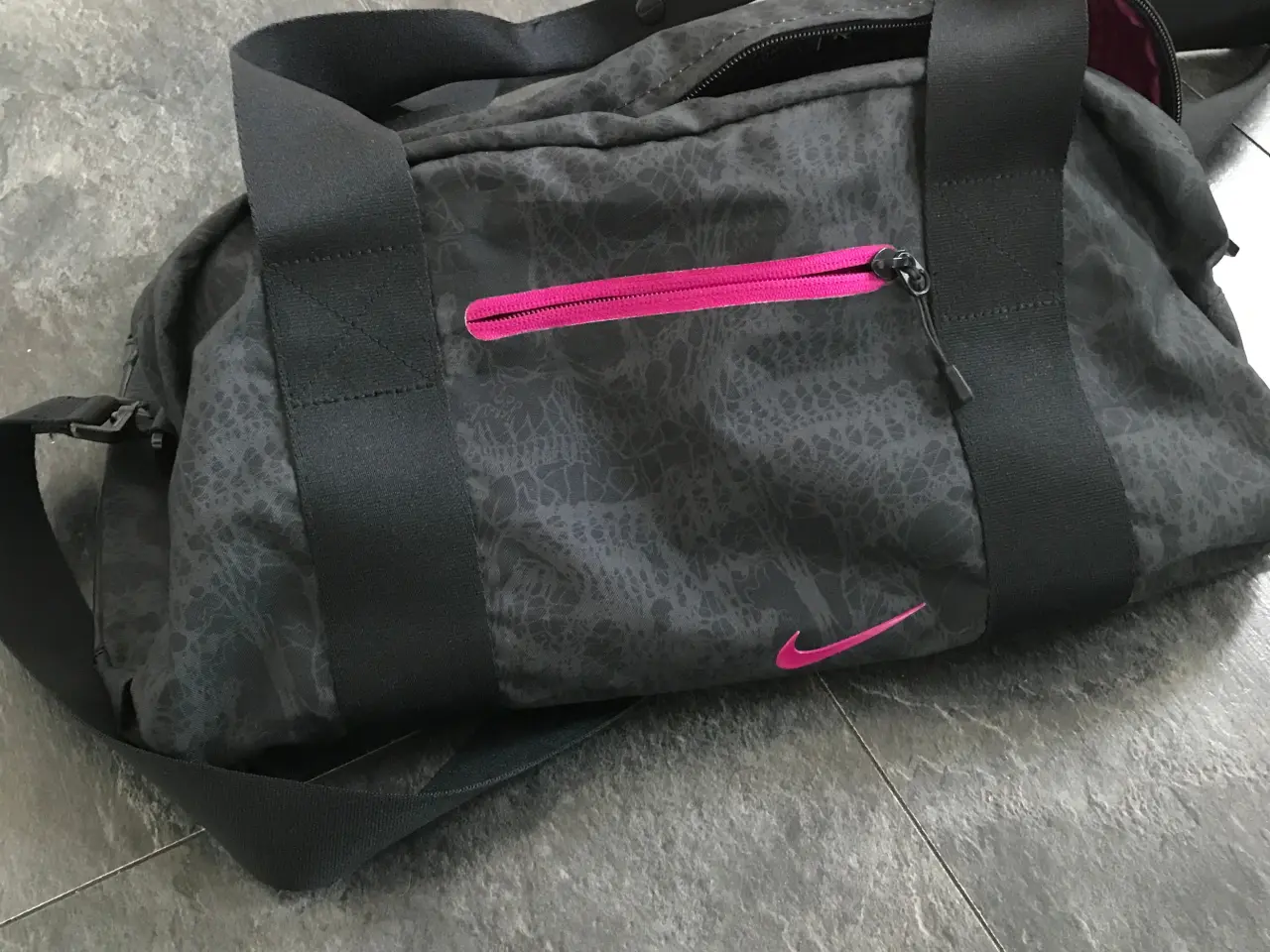 Billede 1 - Velholdt / som ny - Nike taske