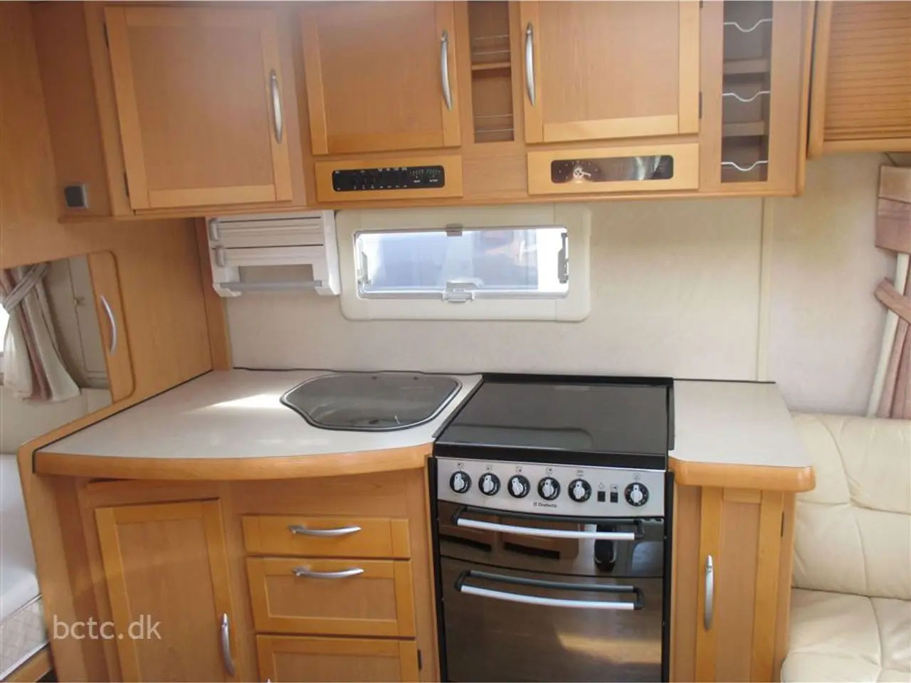Billede 4 - 2008 - Kabe Royal 720 TDL U KS
