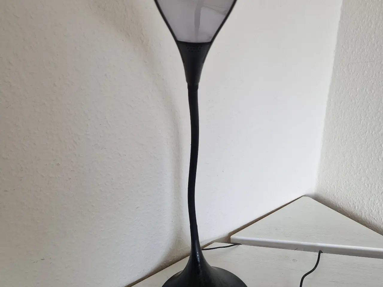 Billede 2 - Fin lille bordlampe