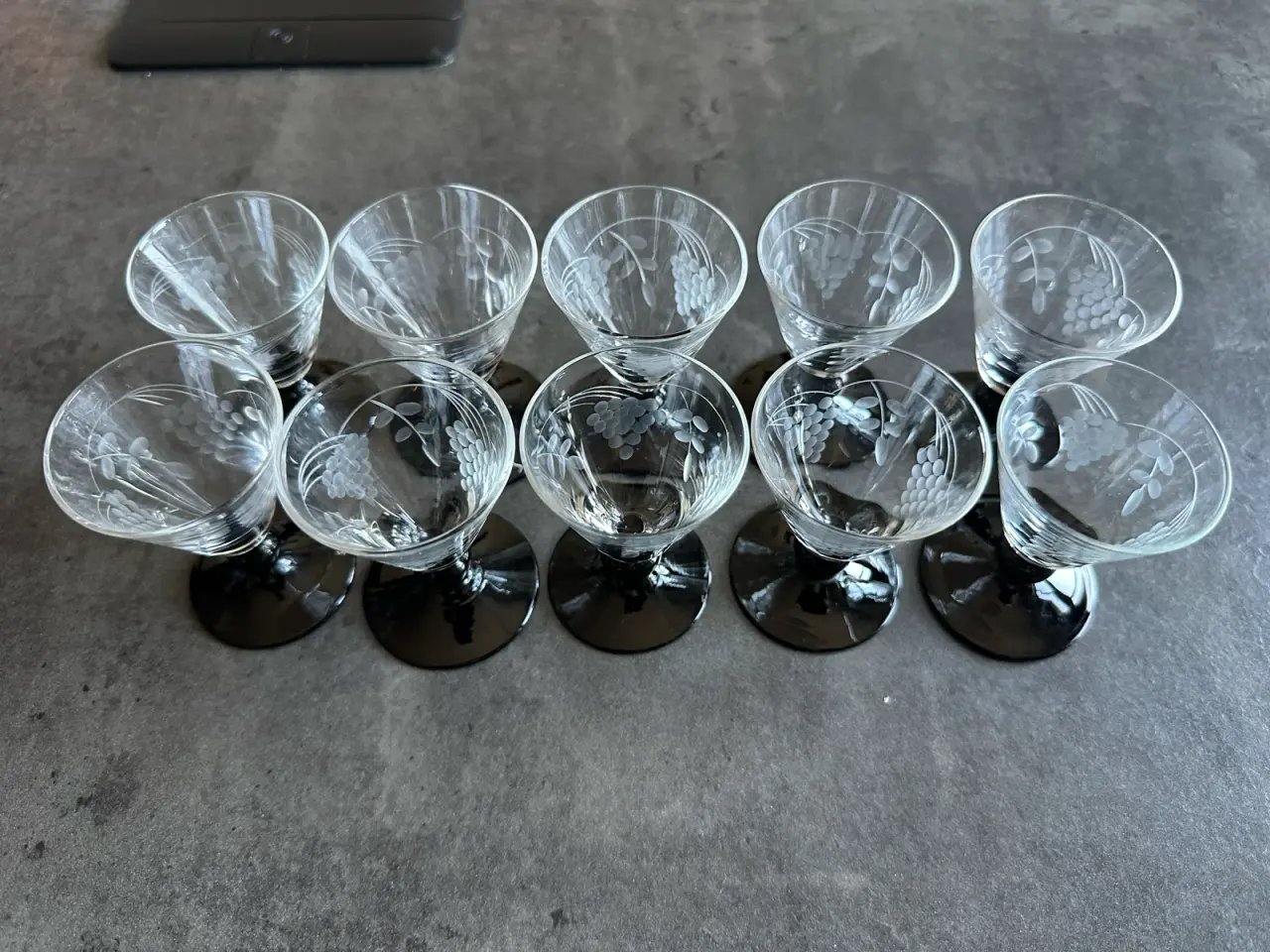 Billede 2 - Flotte sortfodsglas fra Holmegaard