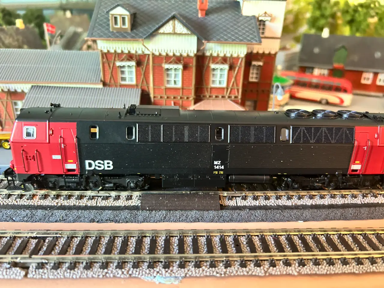 Billede 4 - Modeltog DSB DIESELLOKOMOTIV ROCO MZ RØD-SORT