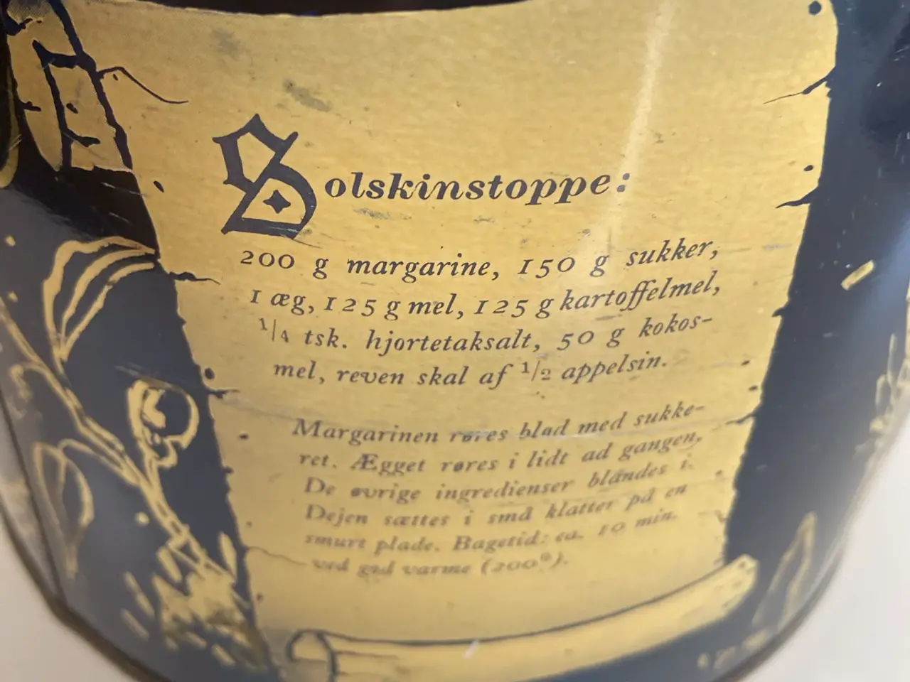 Billede 3 - Smuk gammel med opskrifter på låg og sider