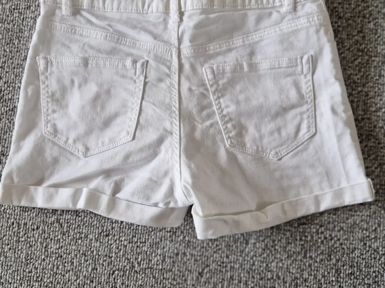 Billede 1 - Shorts str 152
