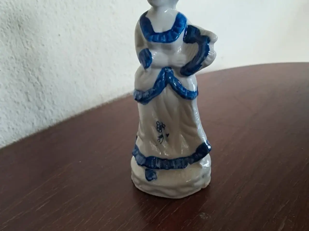 Billede 1 - Ung dame figur