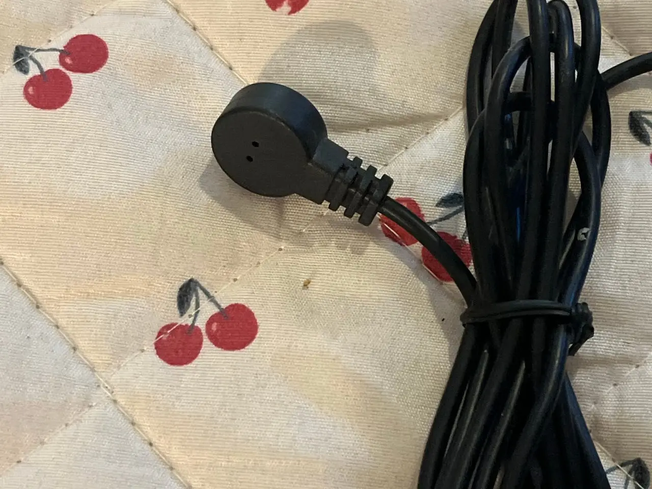 Billede 2 - Sort mikrofon med ledning og aux-stik
