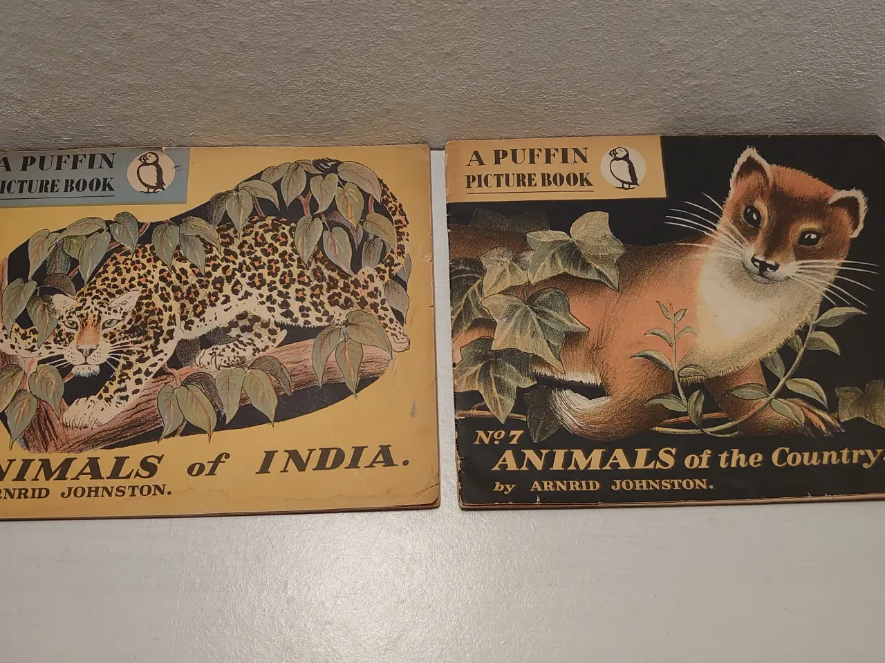 Billede 1 - Arnrid Johnston: 2 stk "A Puffin Picture Book" 