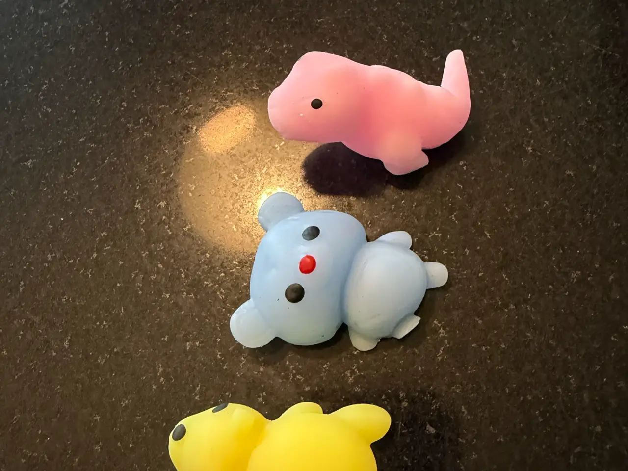 Billede 4 - 🧸 Mini Squishies – Nye & individuelt pakket