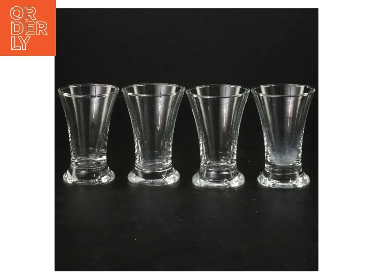 Billede 1 - Sæt med fire små glas (str. 8 cm)