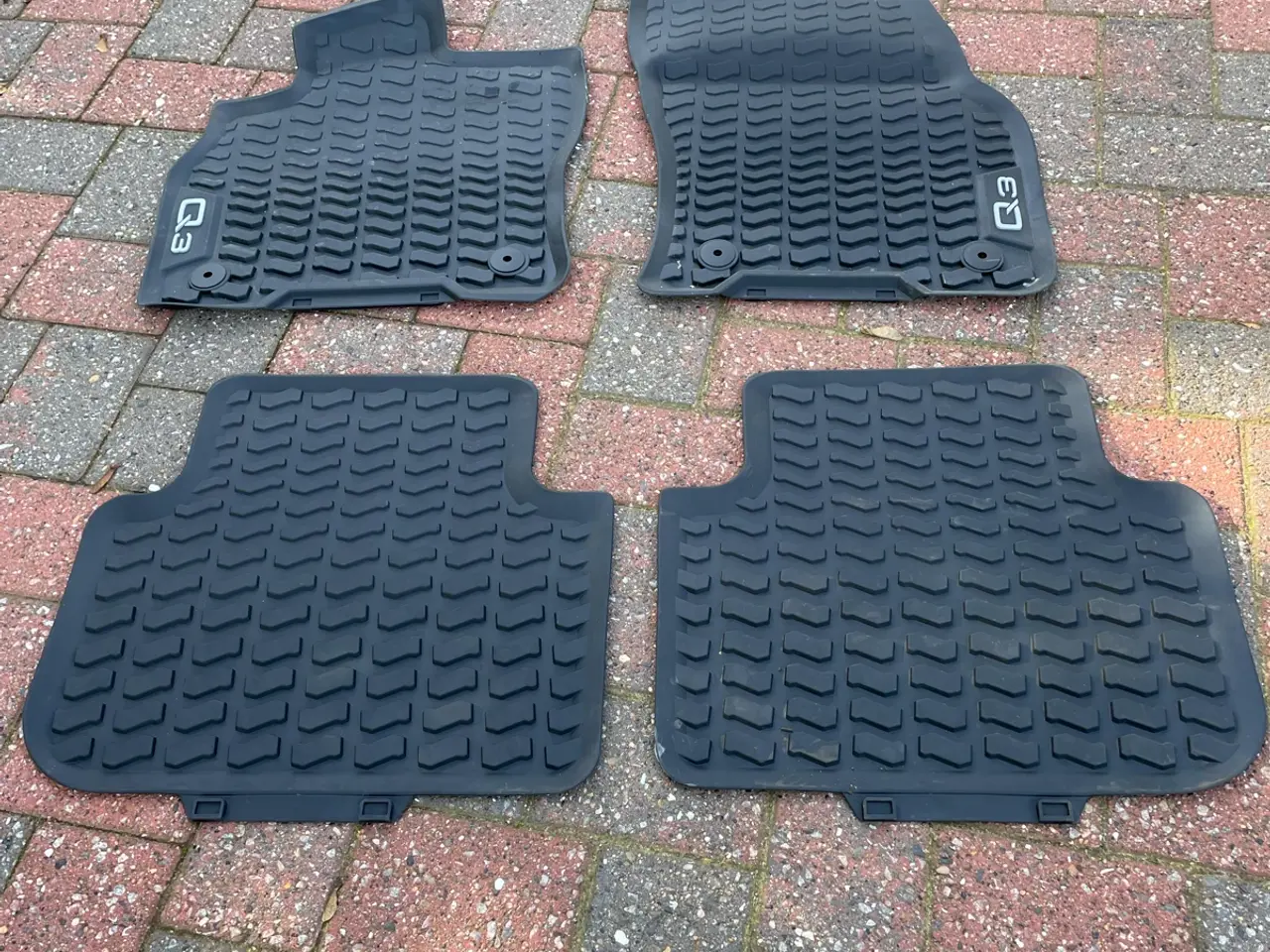 Billede 1 - Vintermåtter til Audi q3