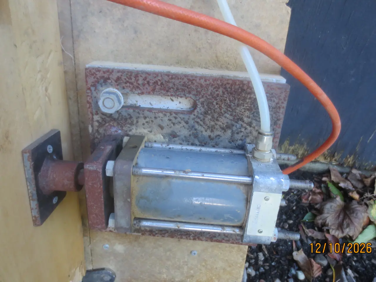 Billede 2 - 2 stk Tryklufts cylinder med kontakter