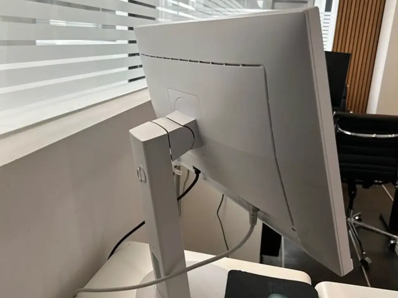 Billede 2 - Fujitsu Display P2410 WS 24″ Skærm (1/2)