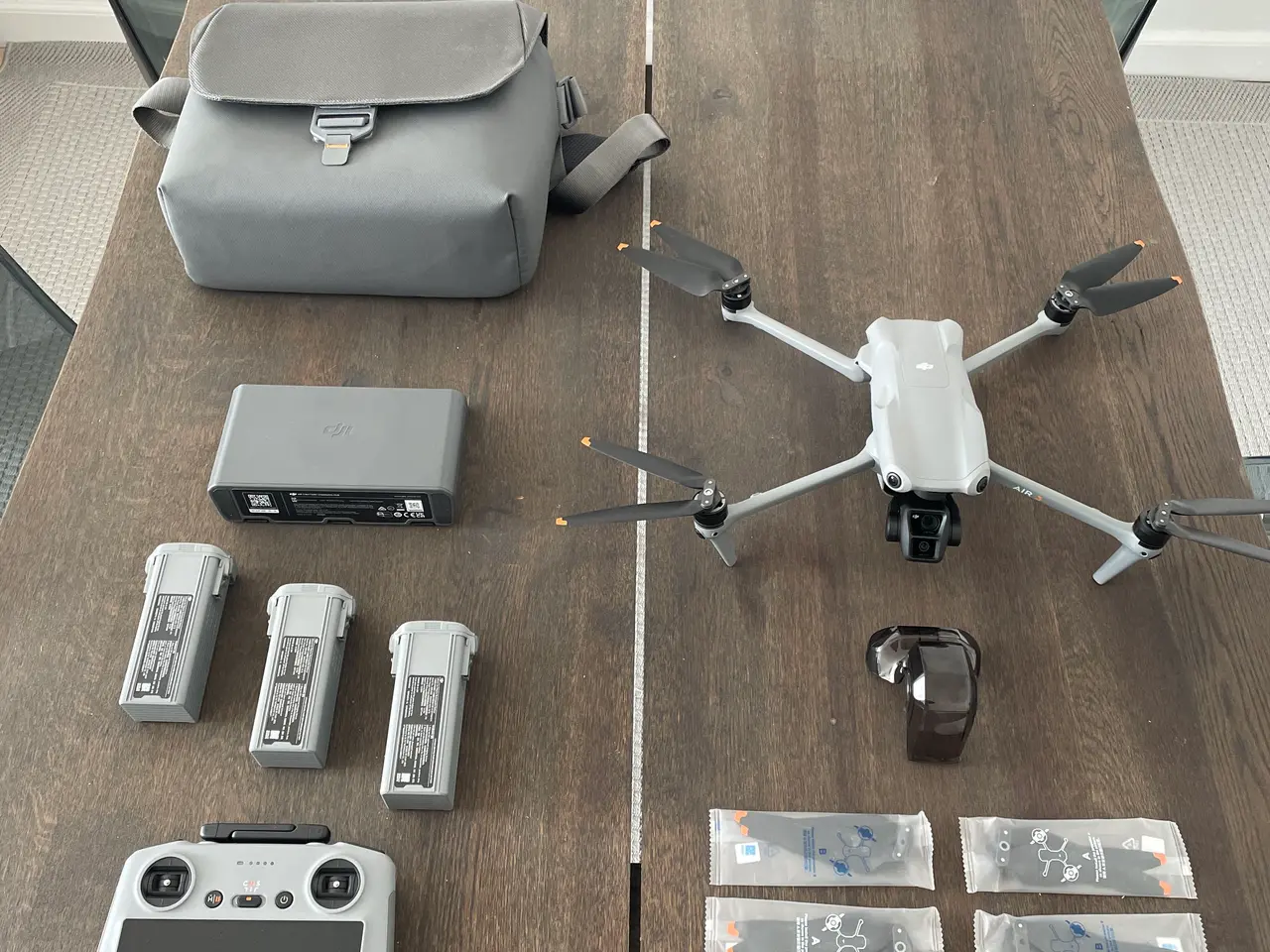 Billede 1 - DJI Air 3 + Fly More Kit
