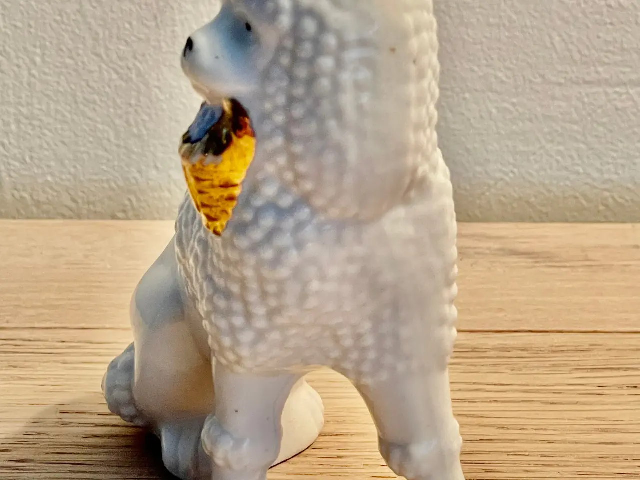 Billede 2 - Antik puddelfigur af porcelæn