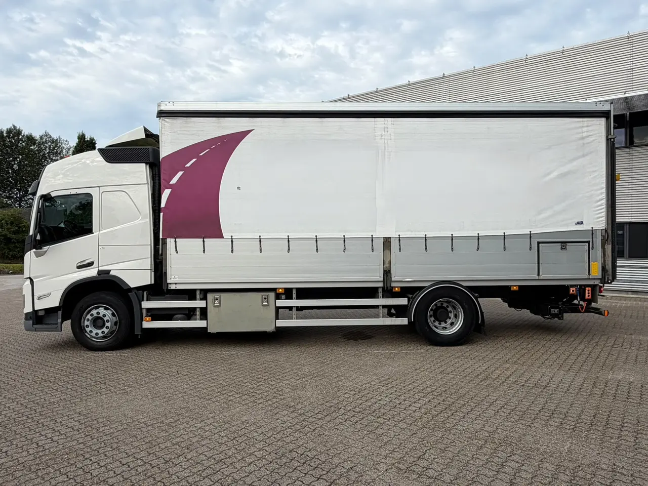 Billede 15 - Volvo FM330 4X2, Presenning