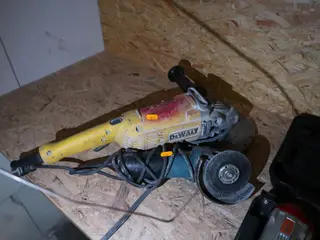 2 stk. Vinkelslibere DEWALT, MAKITA