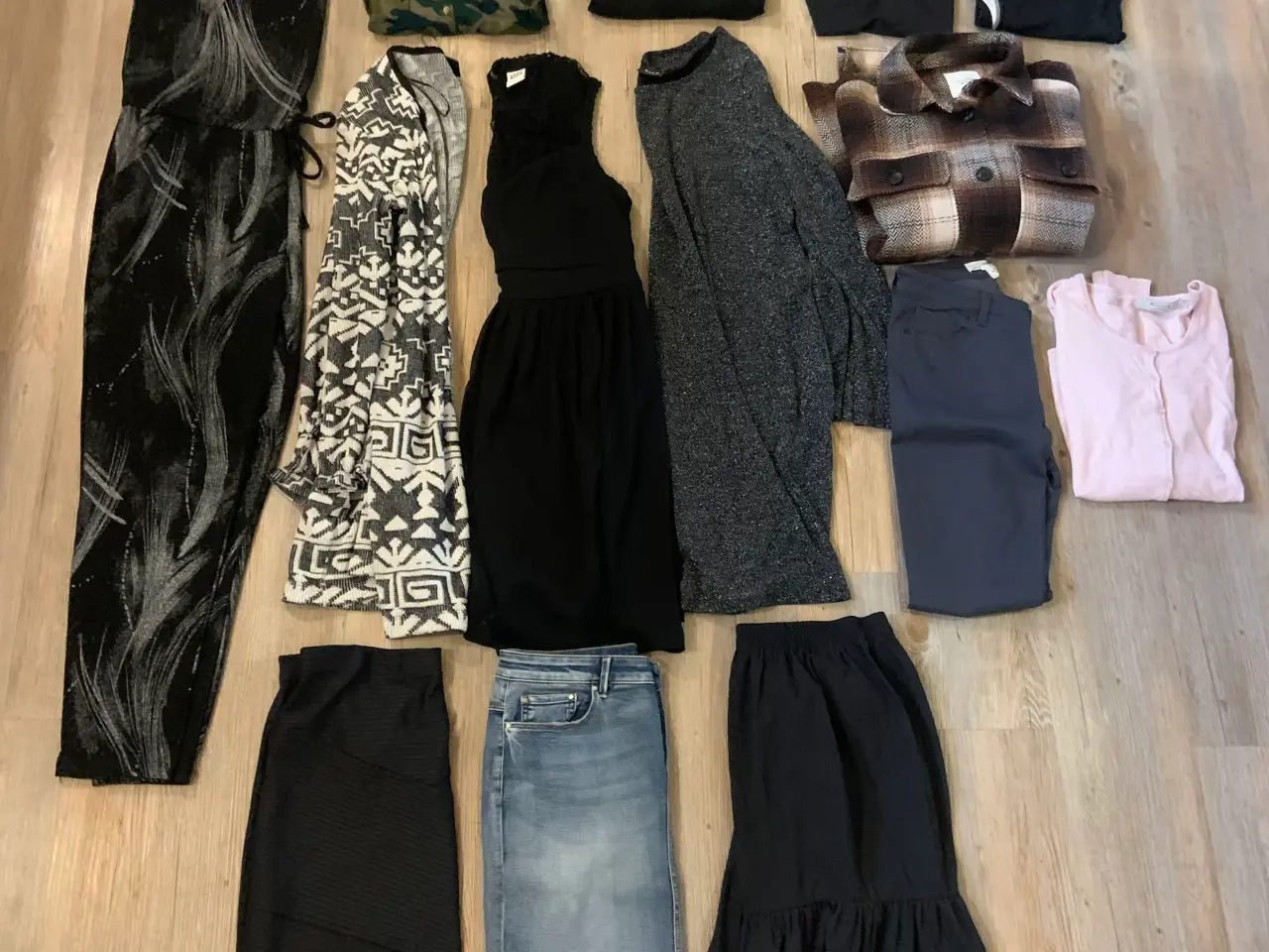 Billede 1 - Dametøj str. L