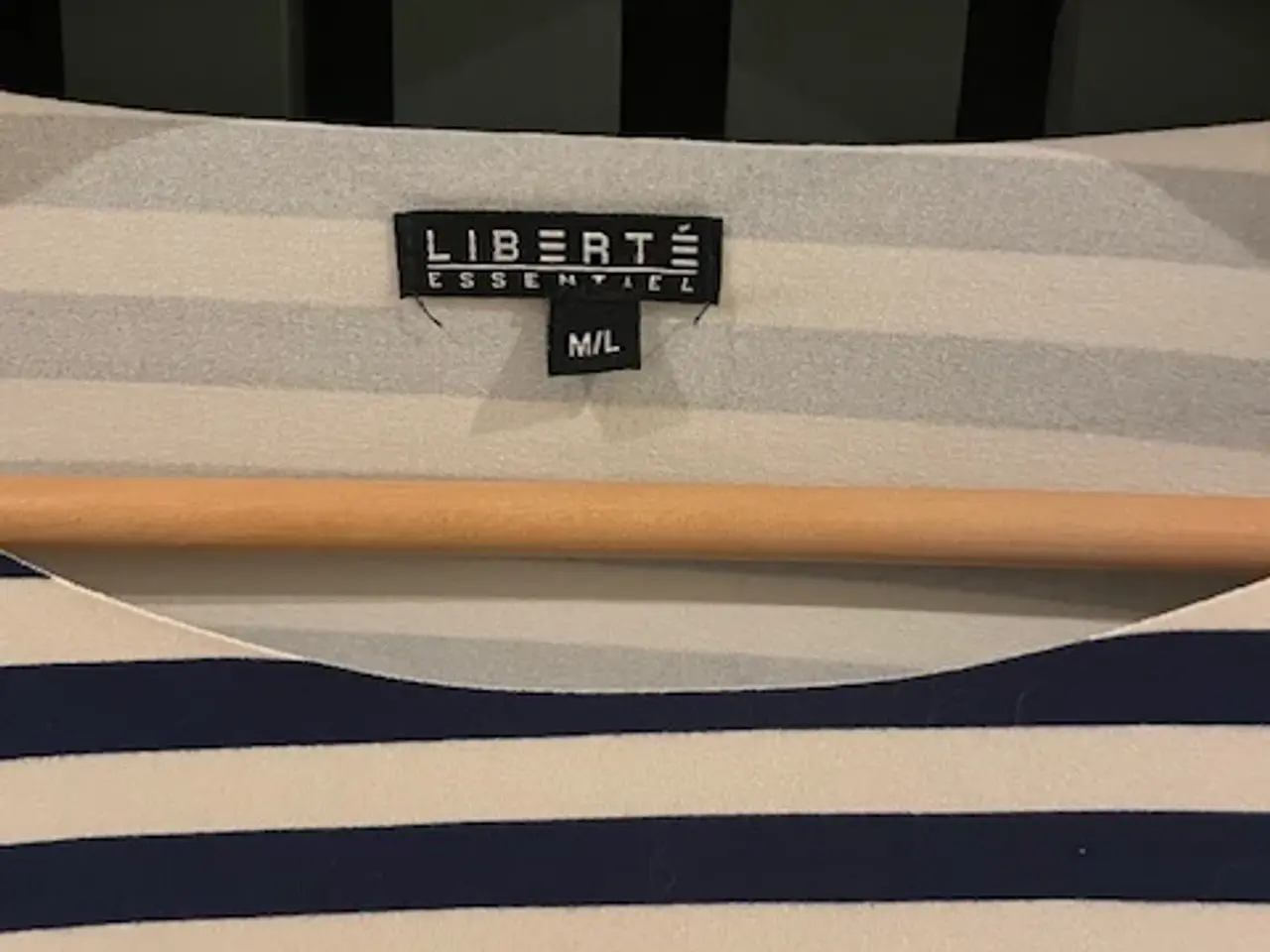Billede 2 - T-shirt, Liberte, str. 40