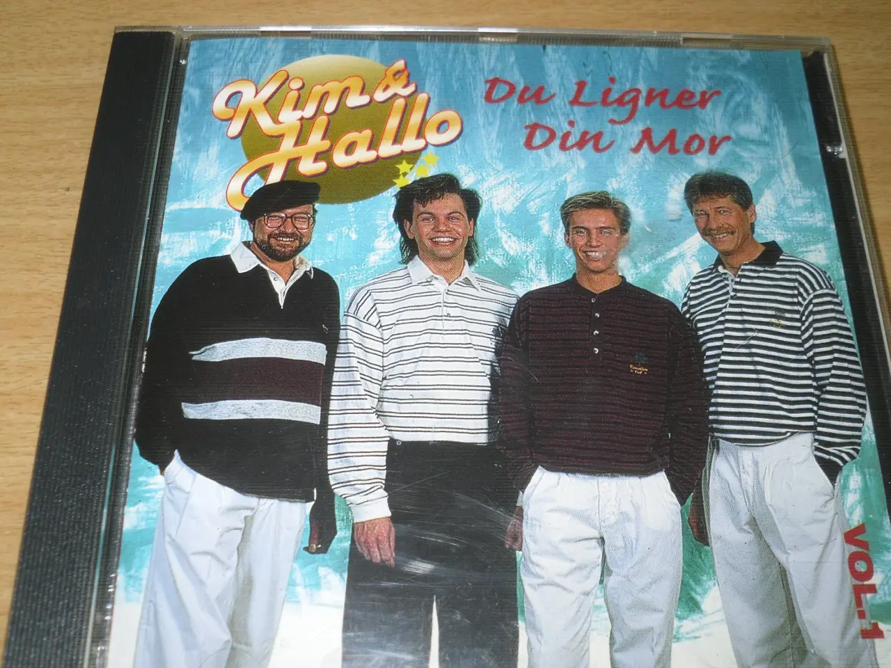 Billede 1 - KIM & HALLO. Du ligner din mor.