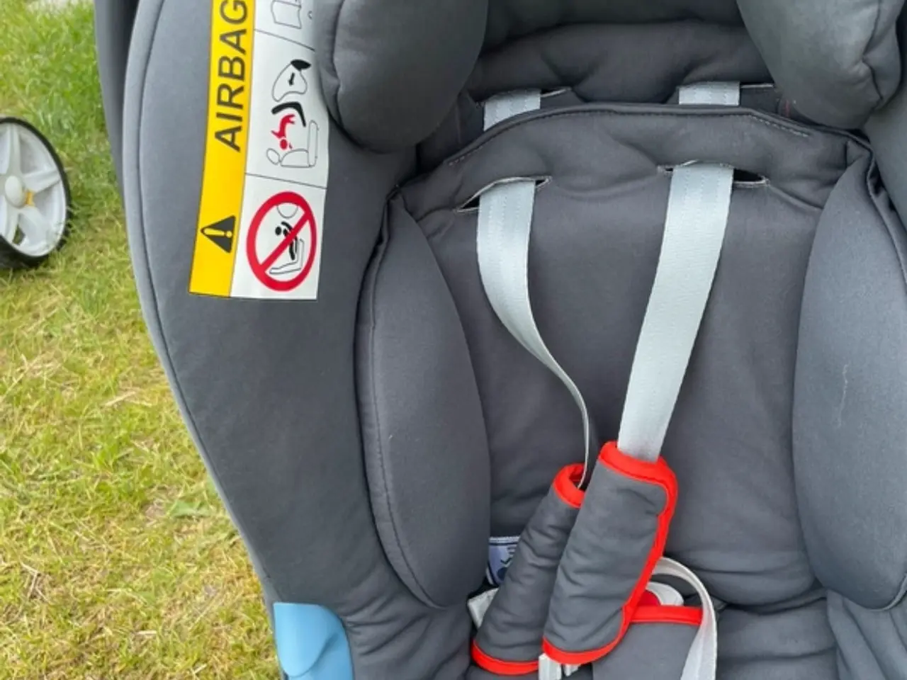 Billede 2 - Cybex autostol med stativ i bilen 