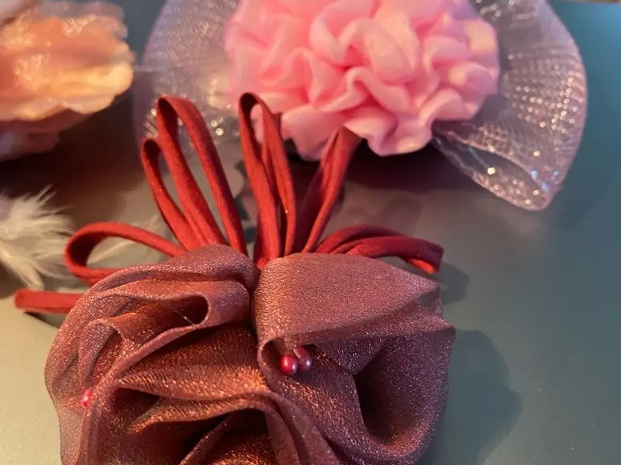Billede 1 - Flotte blomster til håret med clips