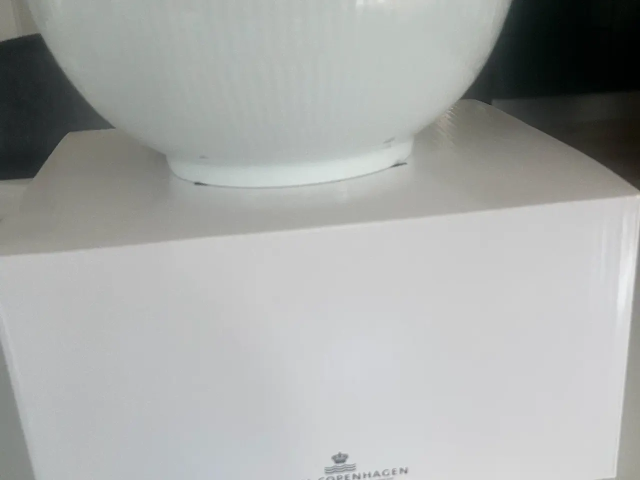 Billede 1 - Royal Copenhagen Hvid Riflet Skål 18 cm