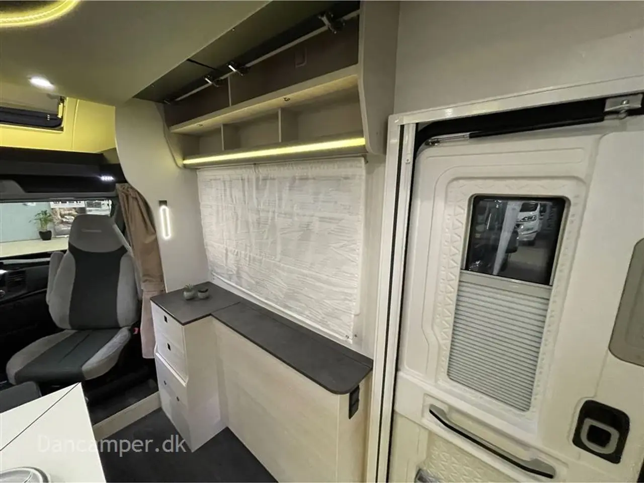 Billede 17 - 2024 - Chausson 660 Titanium ULTIMATE UNDER KLARGØRING! Chausson 660 Titanium ULTIMATE, Elcykelholder, Lithiumbatterier, Induktionsplade, 3000W inverter