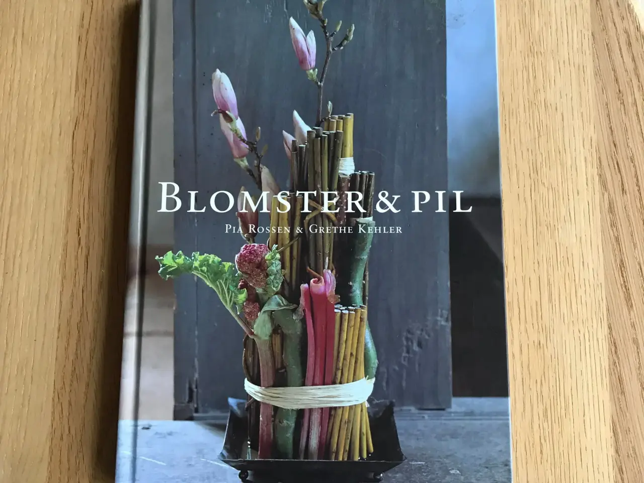 Billede 1 - Blomster & Pil  af Pia Rossen & Grethe Kehler