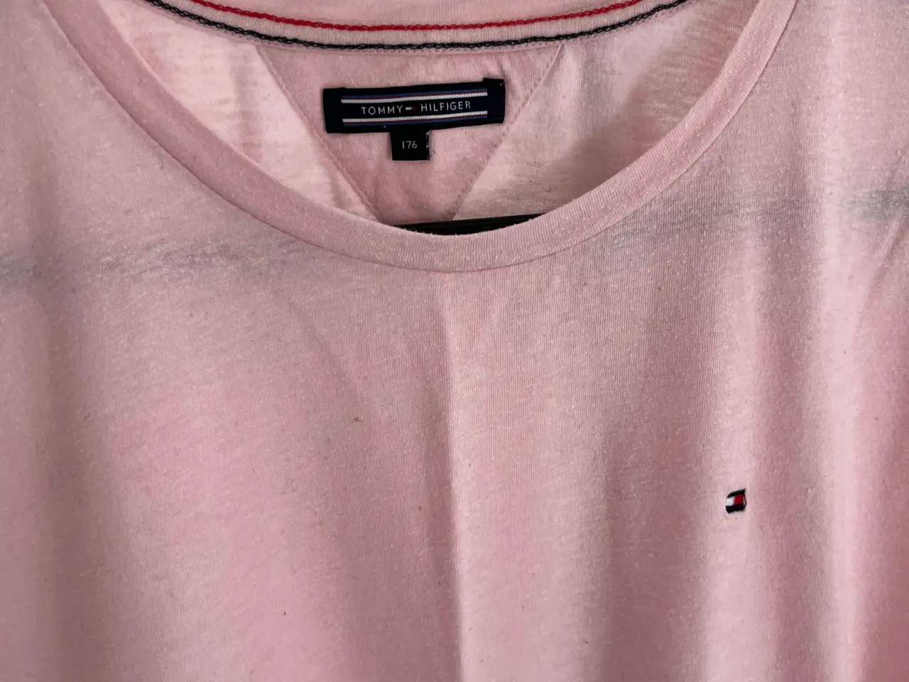 Billede 1 - Tommy Hilfiger - t-shirt str. 176