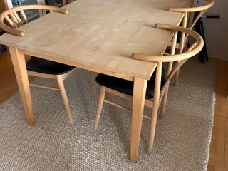 Spisserbord ( stoler er ikke med)