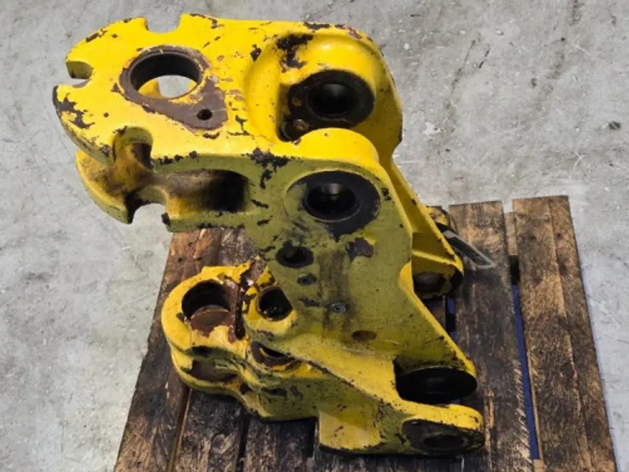 Billede 13 - New Holland LB115B Beslag 85803623