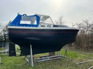 Kirie 23 fods motor sejler 