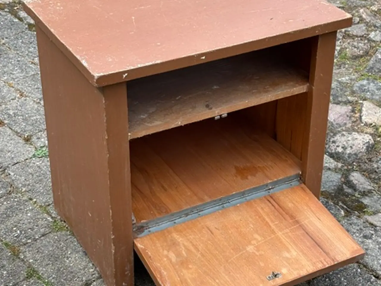 Billede 1 - Tysk Sengebord med hagekors på bagsiden