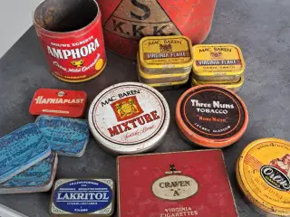 Gamle forskellige retro dåser. Kaffe, tobak m.m.