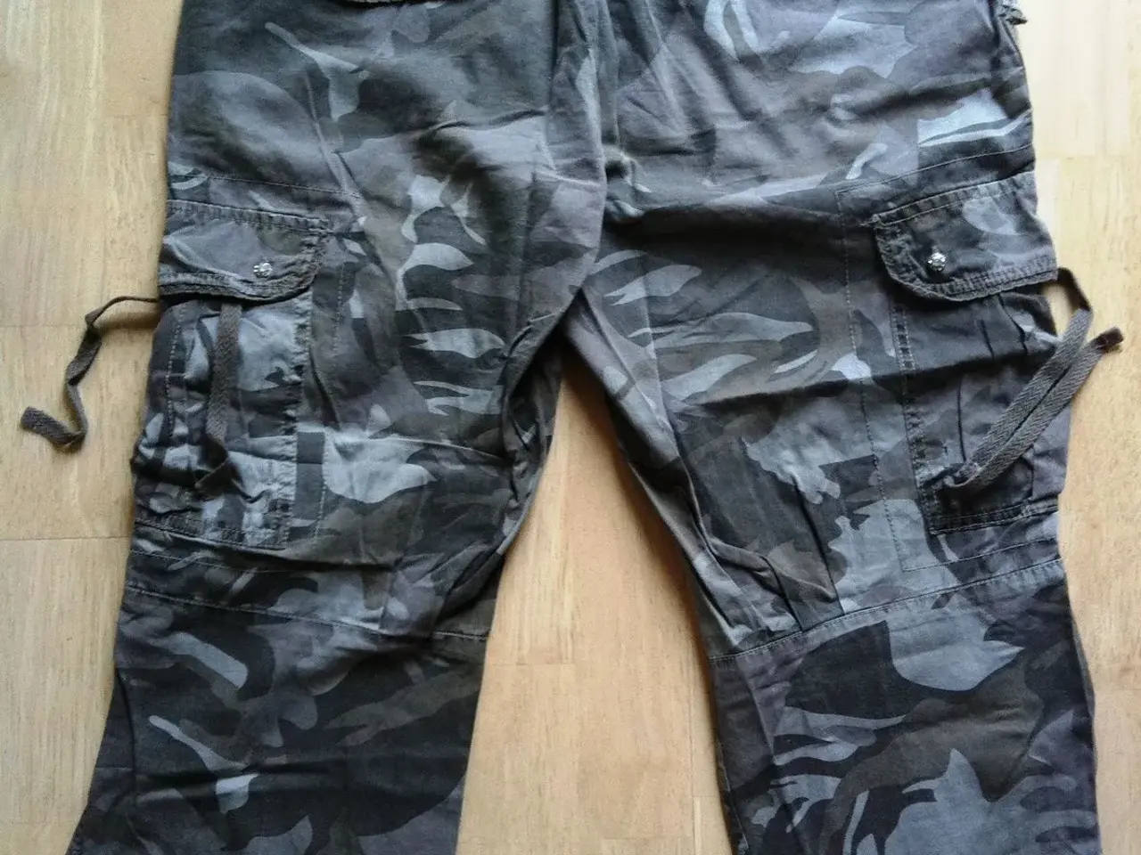 Billede 2 - Bukser, camouflager farve,Str: S, 60 kr