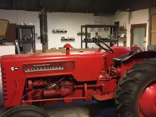 IH 275 diesel