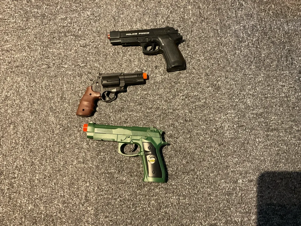 Billede 1 - Legetøjs pistoler