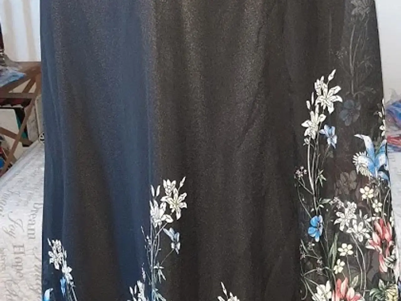 Billede 1 - kjole i chiffon, med blomster print/str: XL