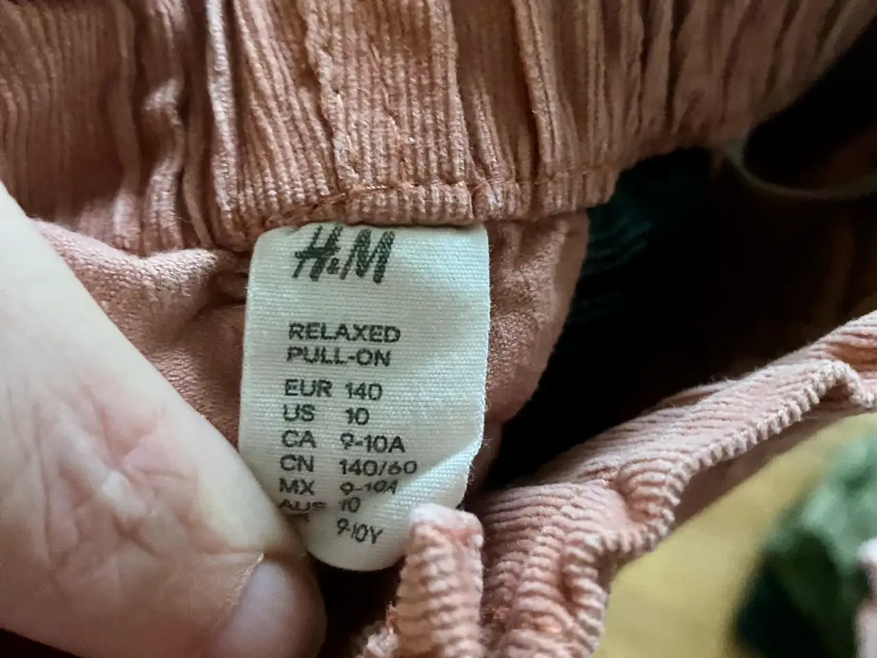 Billede 4 - H&m bukser 140