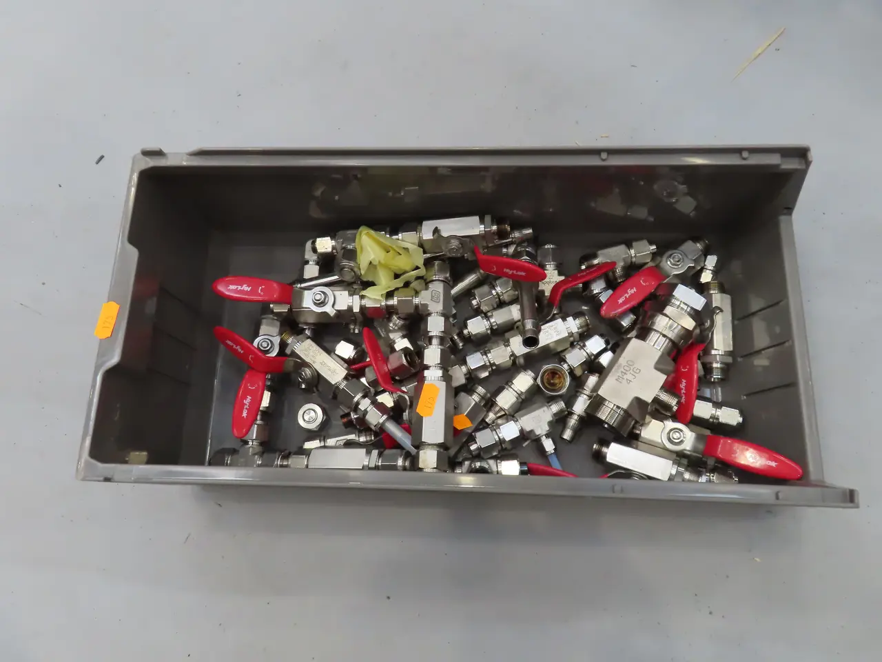 Billede 1 - Kasse med div. fittings m.m.