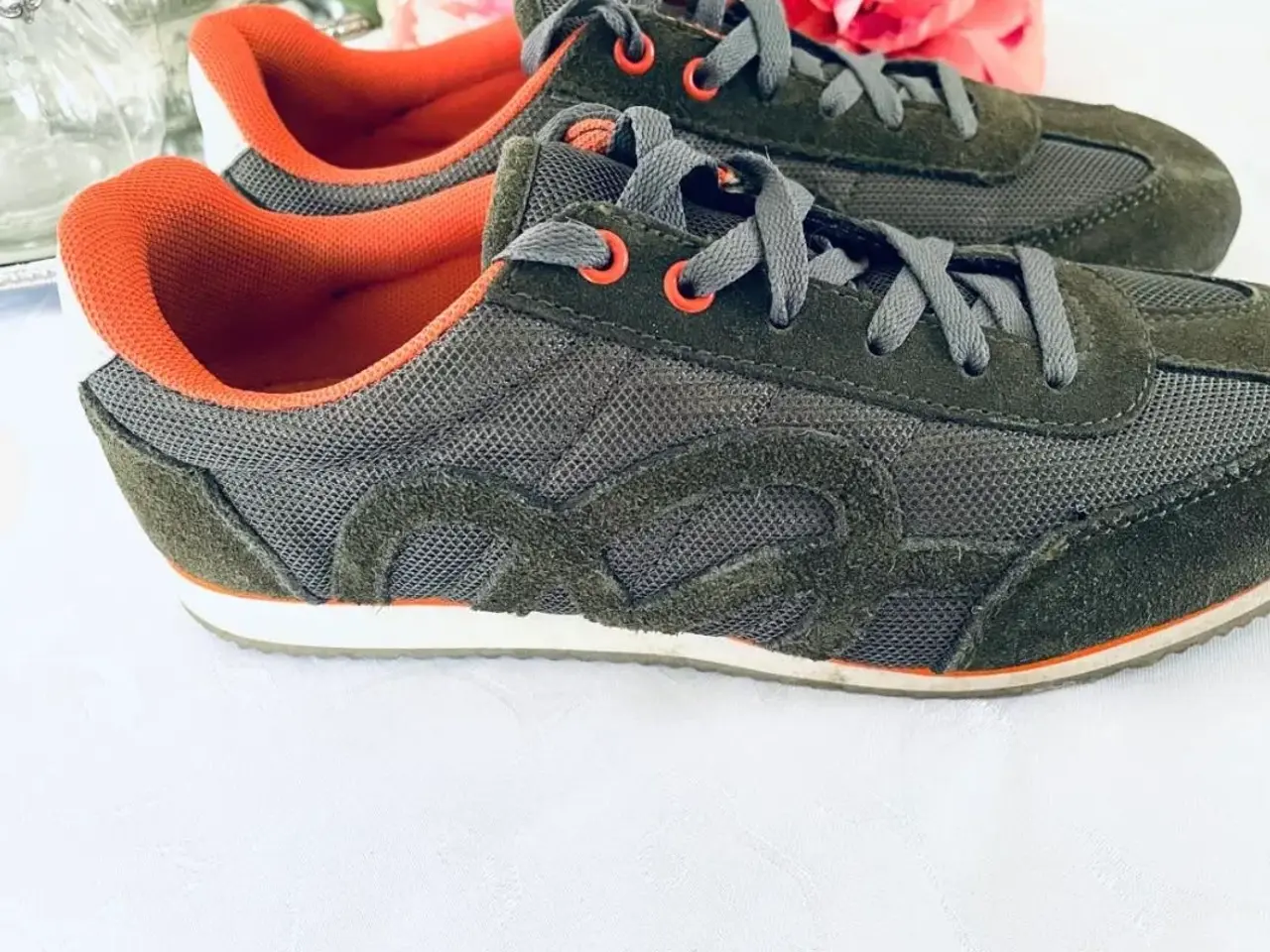 Billede 1 - Sneakers fra Pieces i god stand 